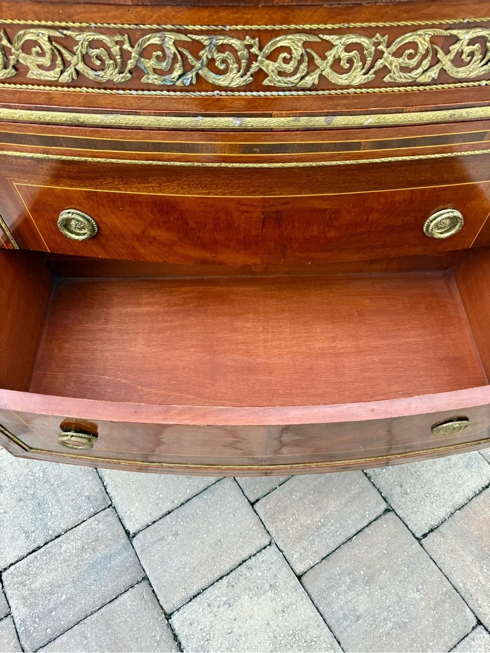 N/A elegant mahogany